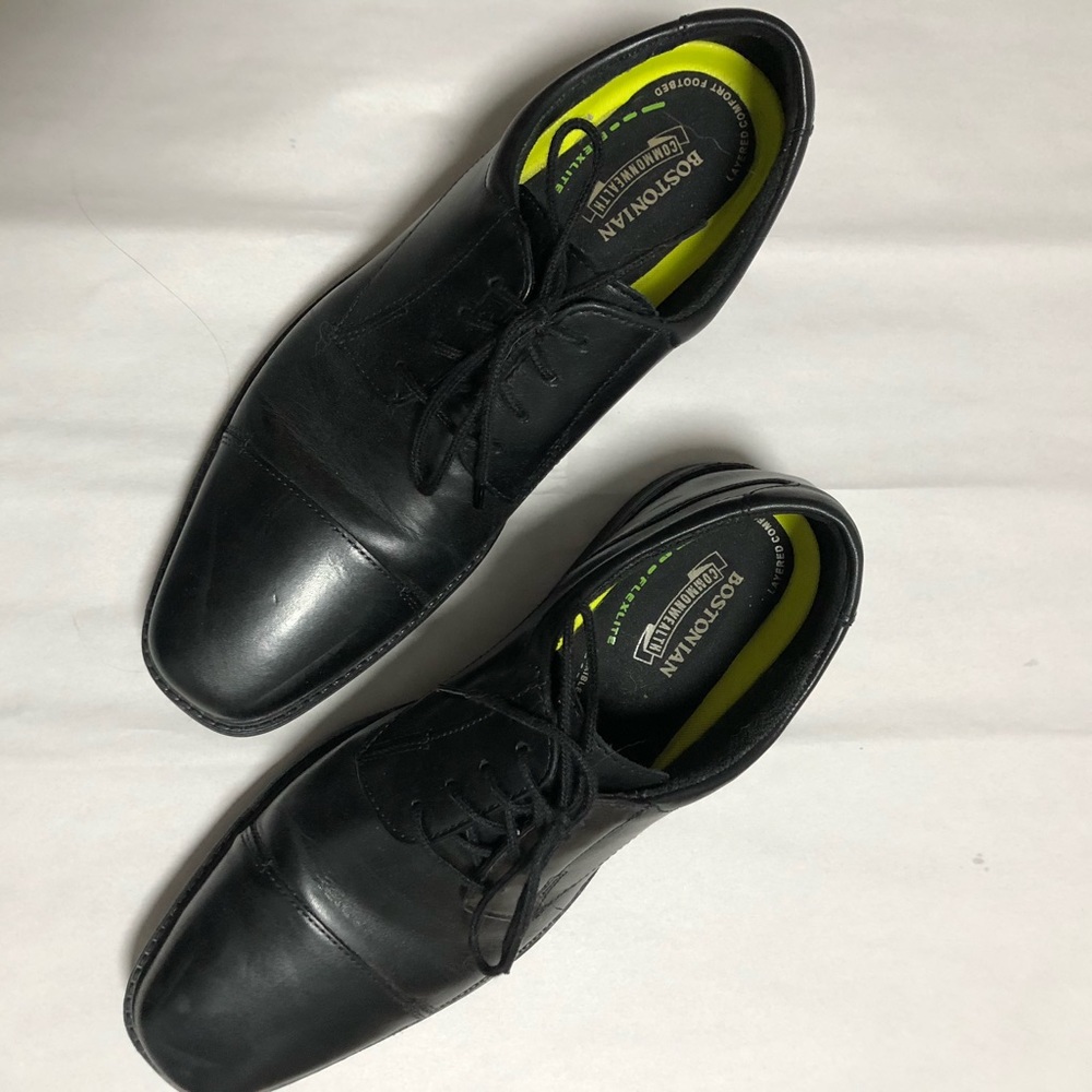 Men’s black dress shoes 10.5